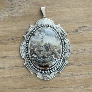 Vintage Crazy Lace Silver Tone Pendant Ornate Frame Agate Stone